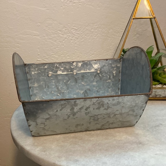 Other - 🤍Decorative Tin Holder/Basket
